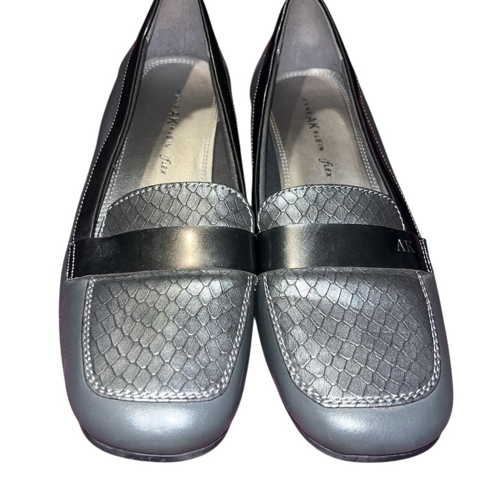 Anne Klein Black and Gray Textured Loafers